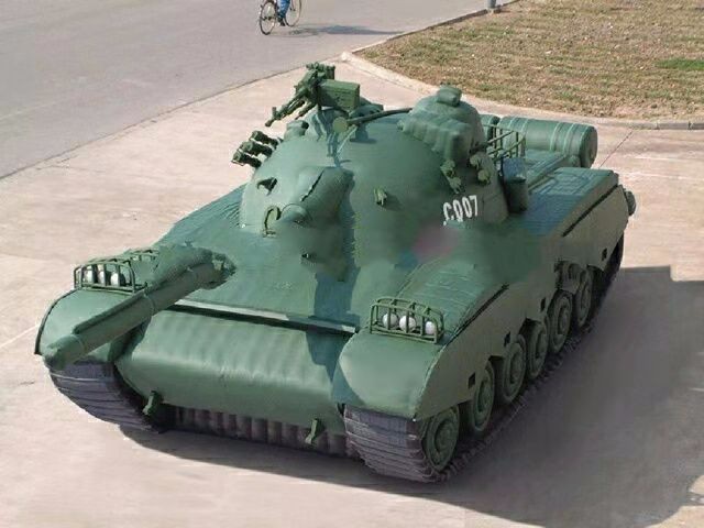 北屯军用充气坦克